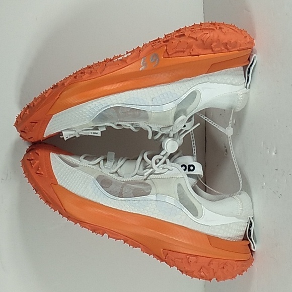 Nike, ACG (All Condition Gear) White and Orange Sneakers Size 7 Unisex Sneakers. - Picture 4 of 8